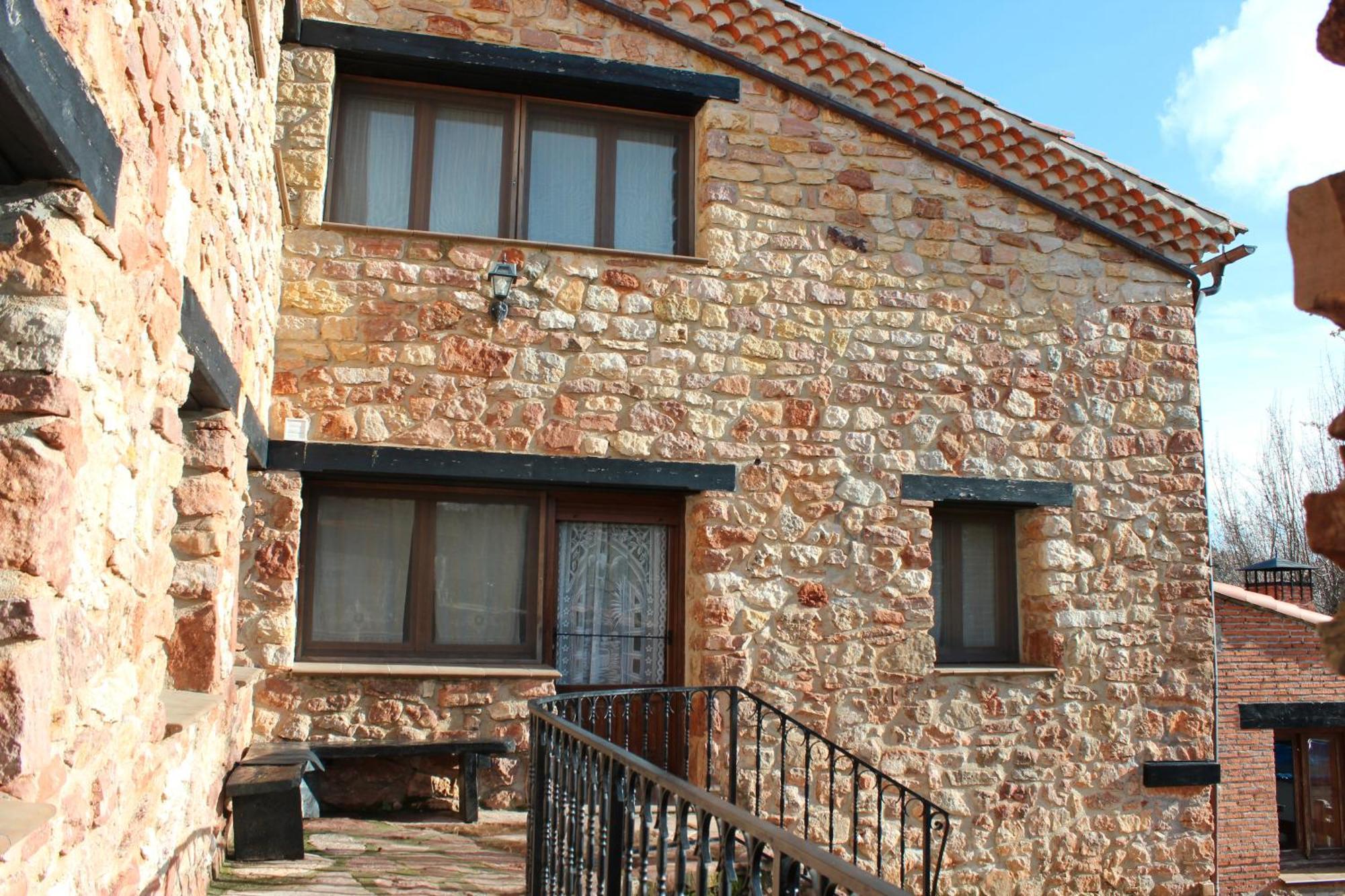 La Chimenea De Soria I Y I I Guest House Espeja de San Marcelino Екстериор снимка
