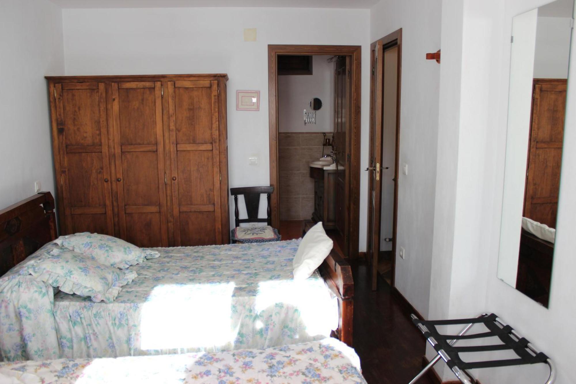 La Chimenea De Soria I Y I I Guest House Espeja de San Marcelino Екстериор снимка