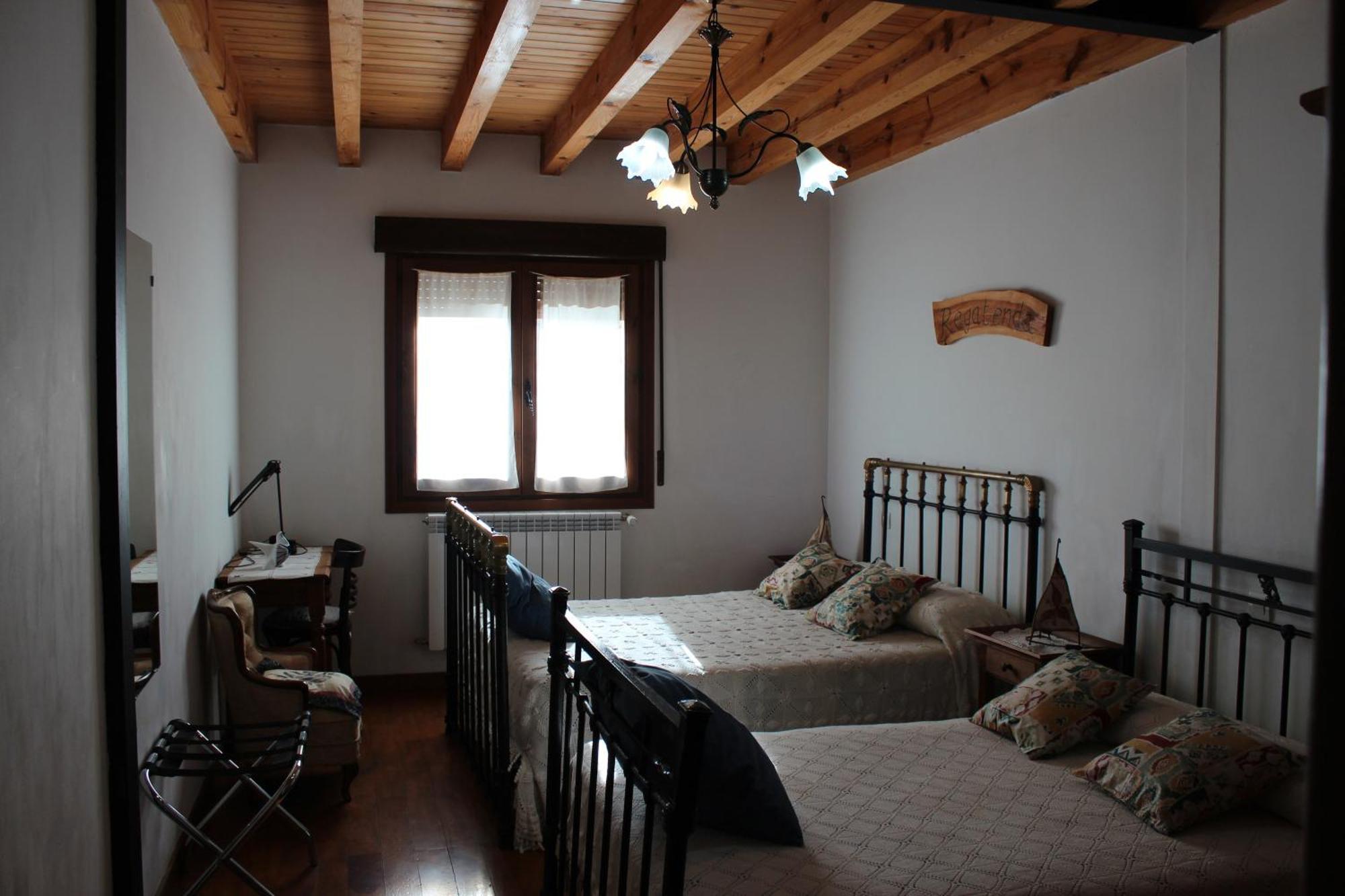 La Chimenea De Soria I Y I I Guest House Espeja de San Marcelino Екстериор снимка