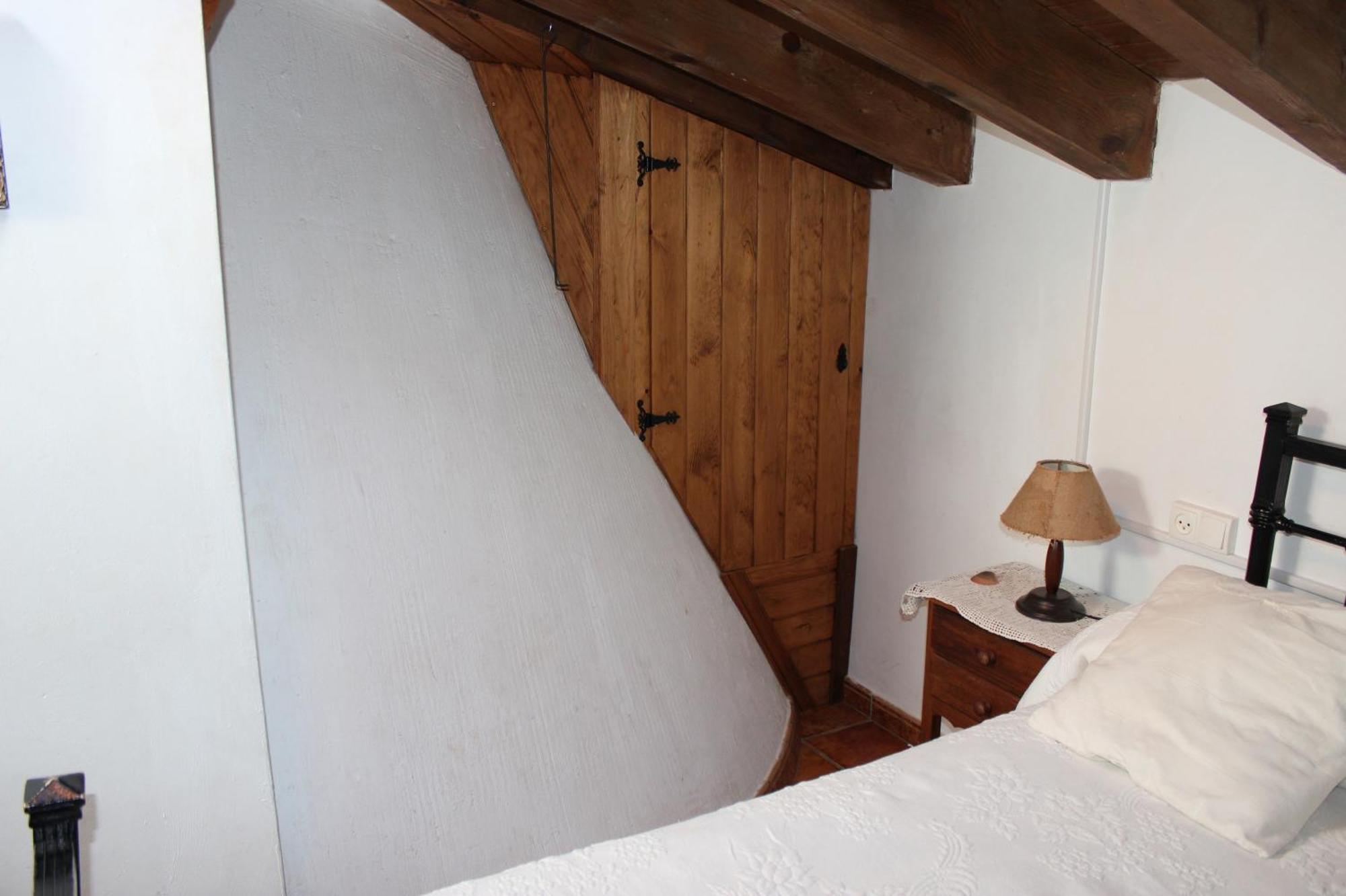 La Chimenea De Soria I Y I I Guest House Espeja de San Marcelino Екстериор снимка