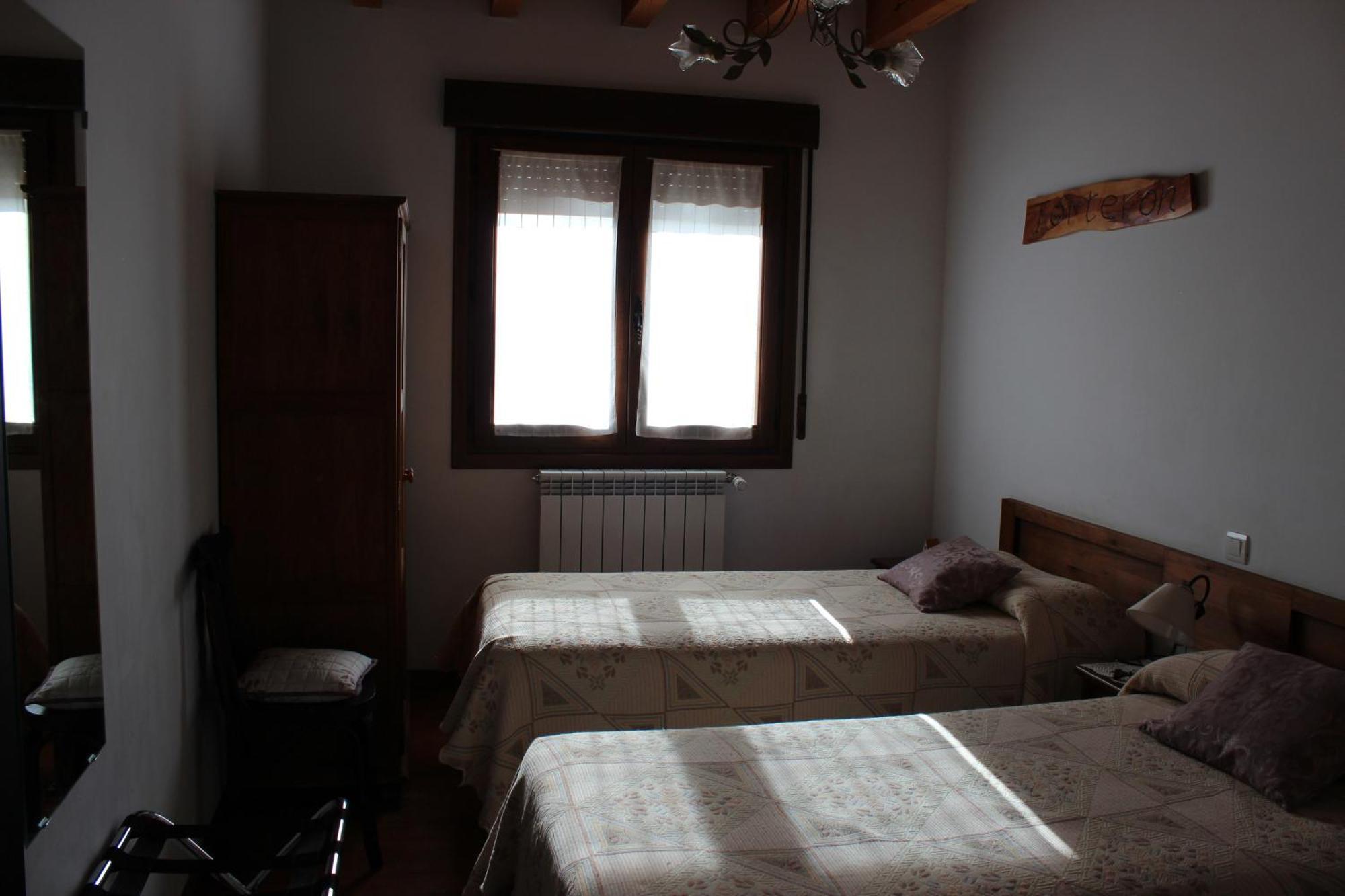 La Chimenea De Soria I Y I I Guest House Espeja de San Marcelino Екстериор снимка