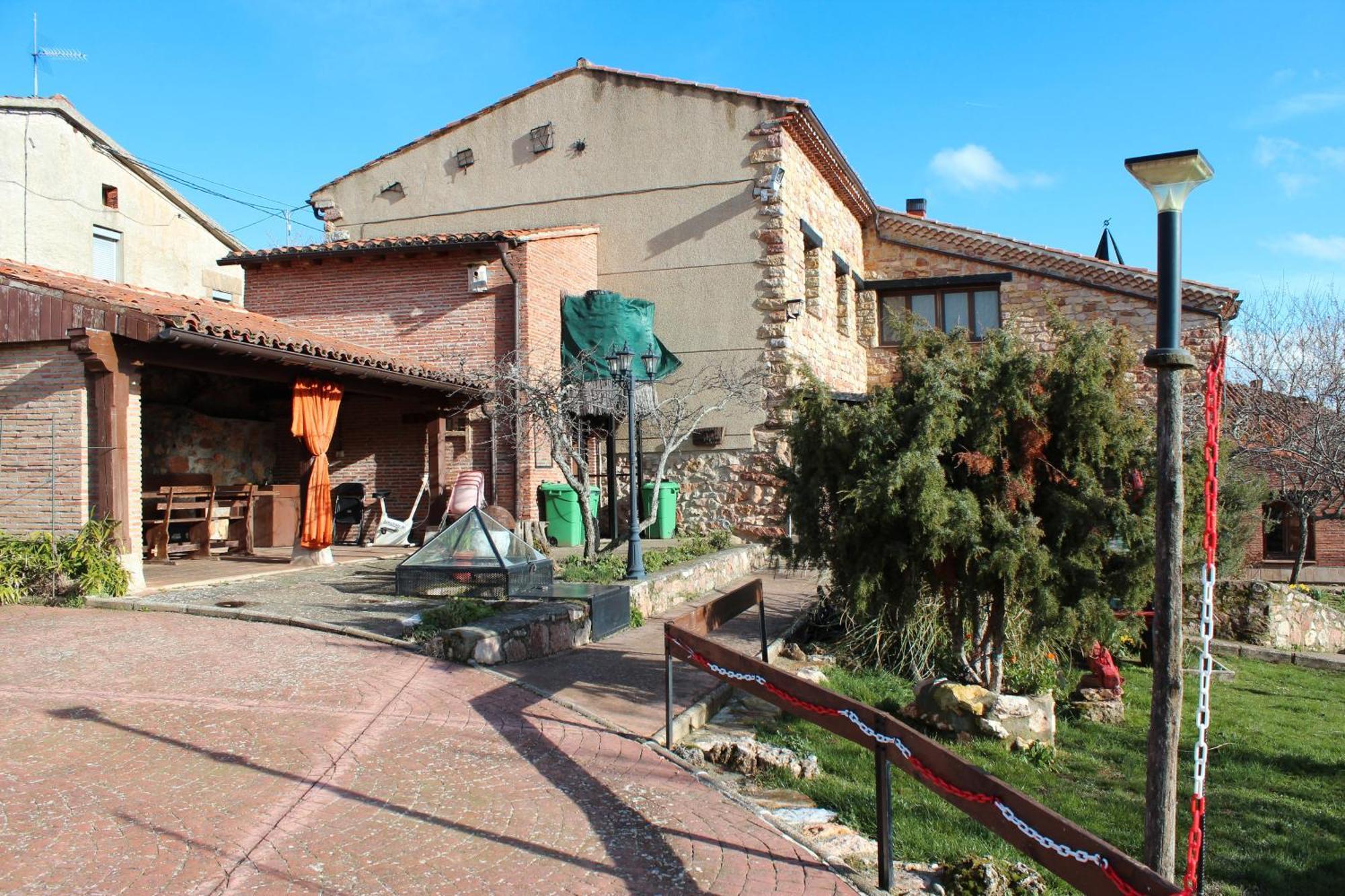 La Chimenea De Soria I Y I I Guest House Espeja de San Marcelino Екстериор снимка
