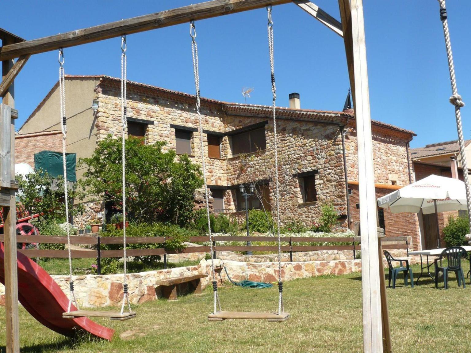 La Chimenea De Soria I Y I I Guest House Espeja de San Marcelino Екстериор снимка