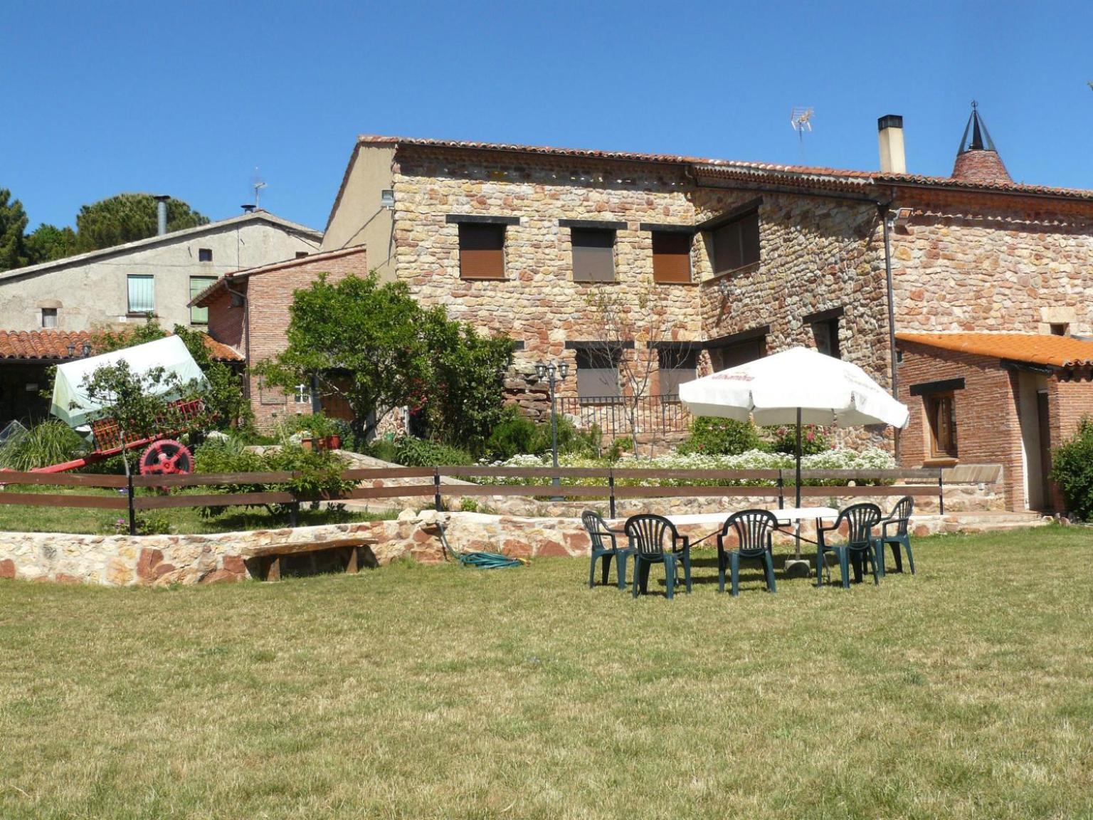 La Chimenea De Soria I Y I I Guest House Espeja de San Marcelino Екстериор снимка